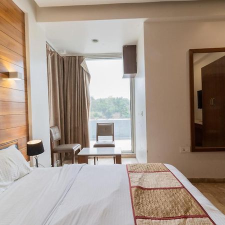 Hotel Kyra Airport Ahmadabad Zewnętrze zdjęcie