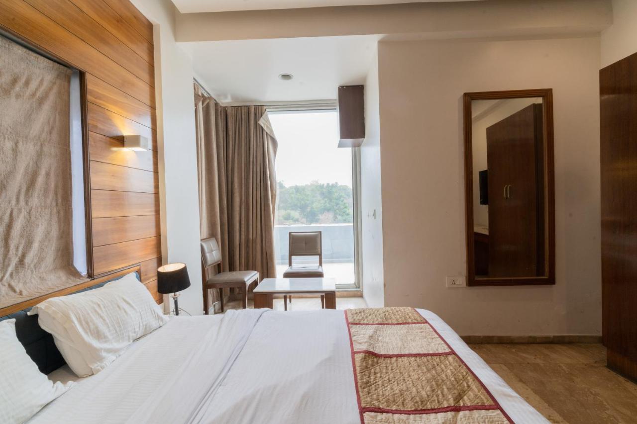 Hotel Kyra Airport Ahmadabad Zewnętrze zdjęcie