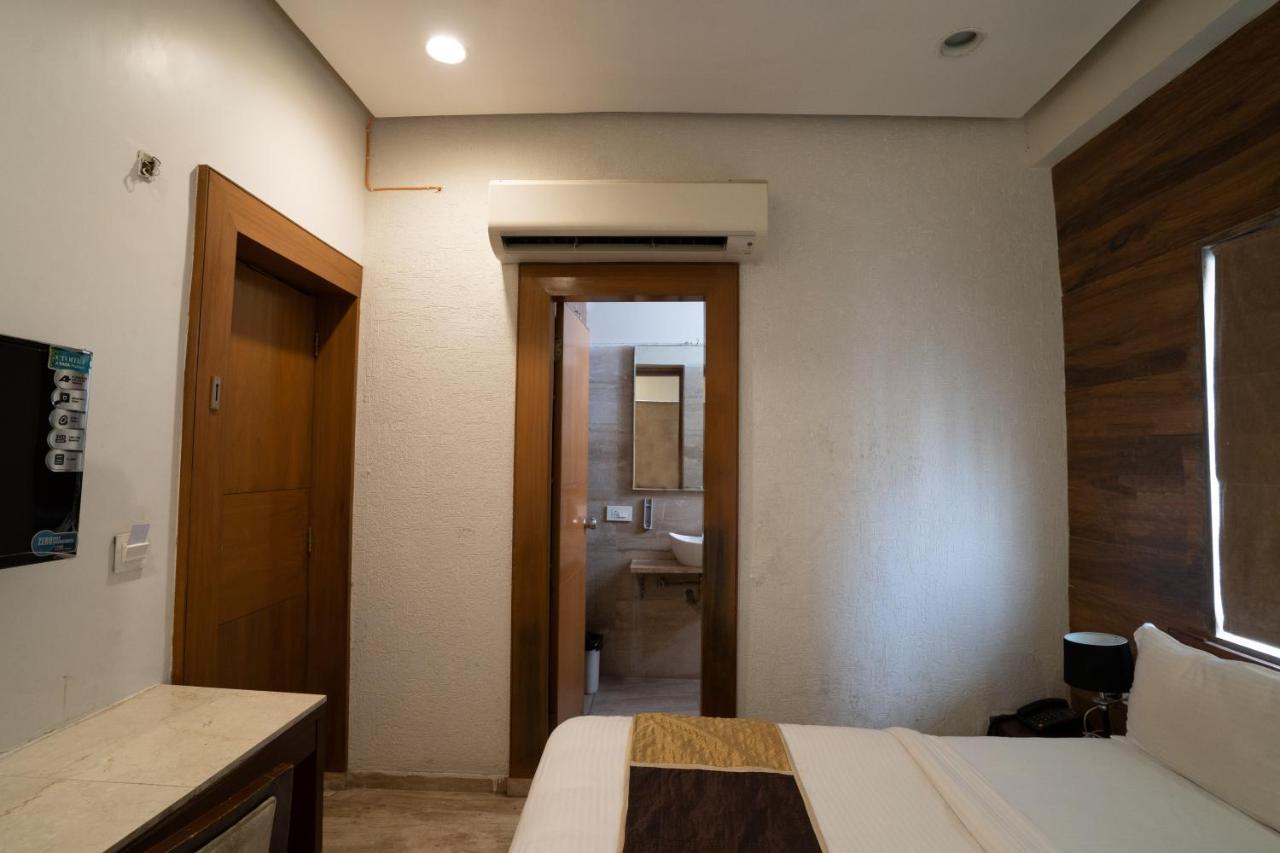 Hotel Kyra Airport Ahmadabad Zewnętrze zdjęcie