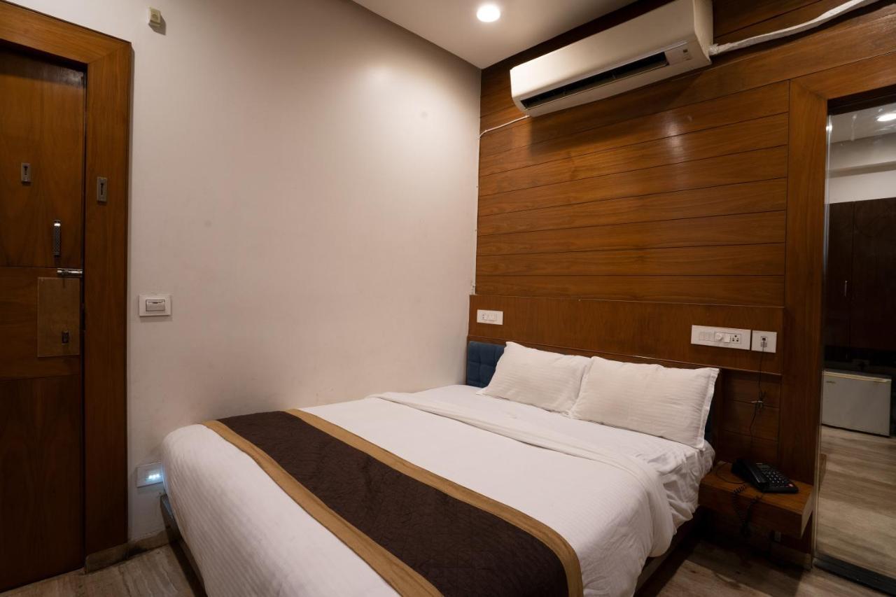 Hotel Kyra Airport Ahmadabad Zewnętrze zdjęcie