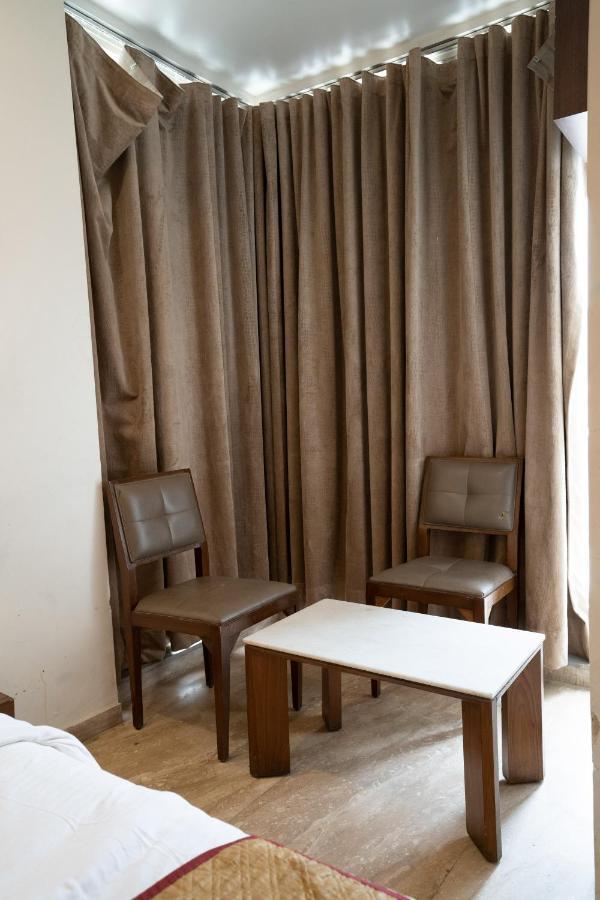 Hotel Kyra Airport Ahmadabad Zewnętrze zdjęcie