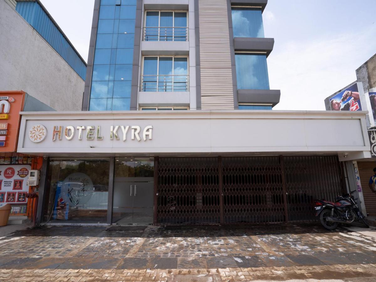 Hotel Kyra Airport Ahmadabad Zewnętrze zdjęcie