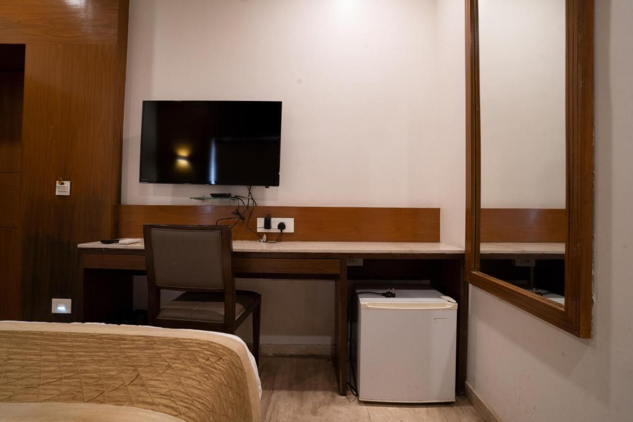 Hotel Kyra Airport Ahmadabad Zewnętrze zdjęcie
